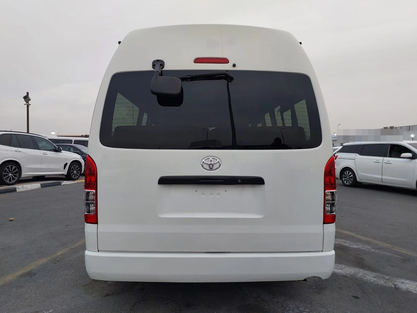2016 Toyota Hiace Commuter 16 seaters