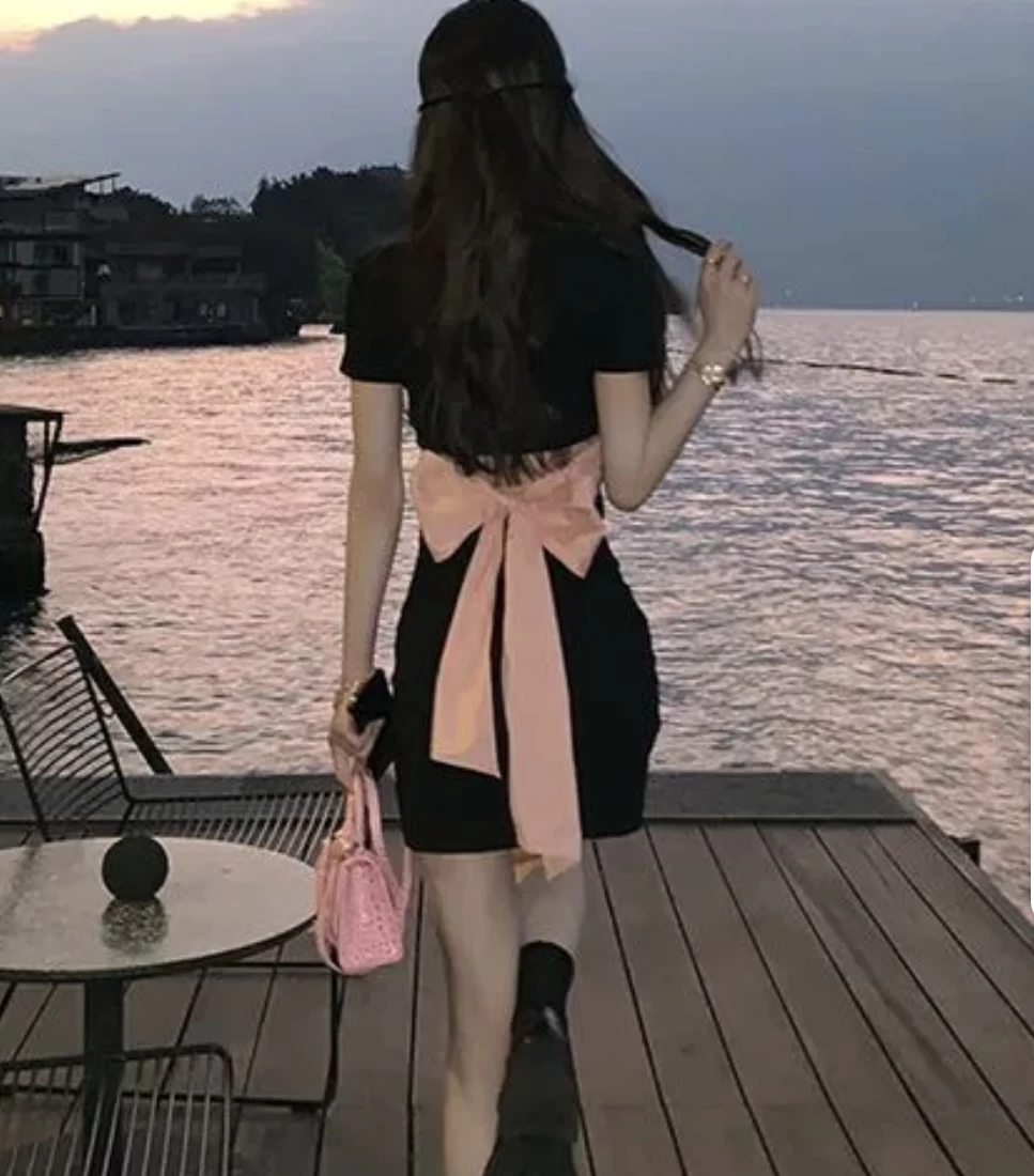 short-sleeve bow back mini sheath dress